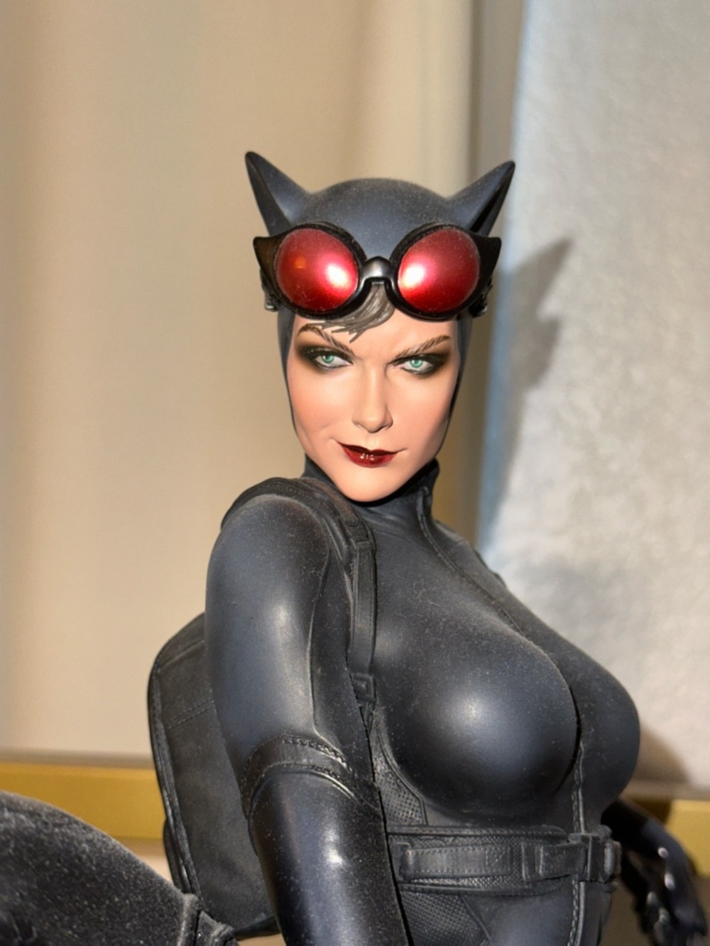 SIDESHOW COLLECTIBLES CATWOMAN PREMIUM FORMAT FIGURE EXCLUSIVE EDITION SOLD OUT - Picture 9 of 16